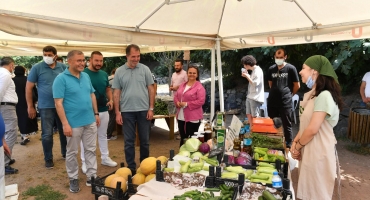 Sarıcakayamızın Ürünleri, Kıymetli Üsküdar Belediyesi Başkanı Sayın Hilmi Türkmen'in Katılımıyla Üsküdar Pazarında 